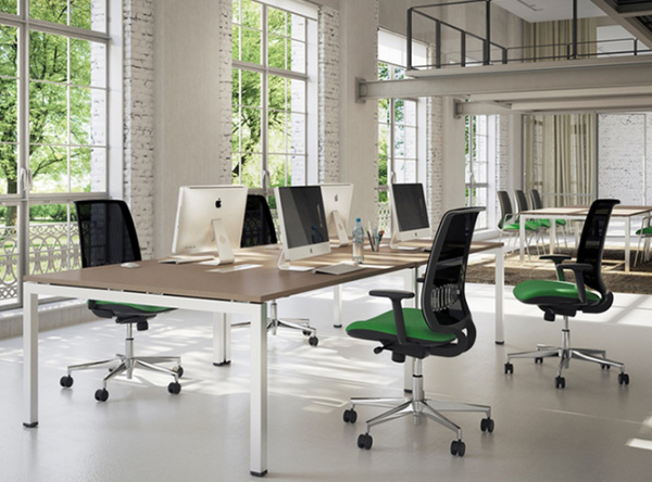 Офисное кресло Target на крестовине с колесами 65x57x98 Офисное кресло Target на крестовине с колесами 65x57x98