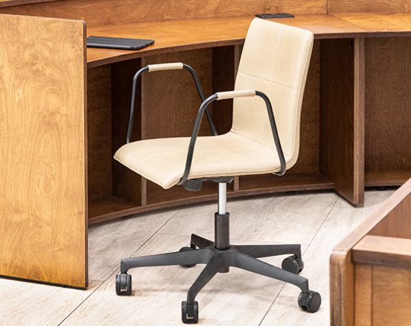 Офисное кресло Saloa на крестовине с колесами 55x60x81