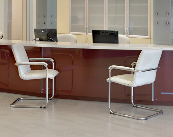 Кресло Sindy с низкой спинкой на полозьях 56x66x87 Кресло Sindy с низкой спинкой на полозьях 56x66x87