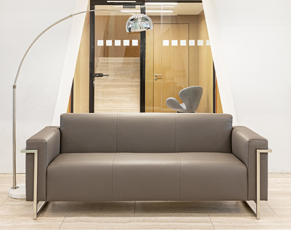 Диван трехместный Detroit 202x78x77 Диван трехместный Detroit 202x78x77