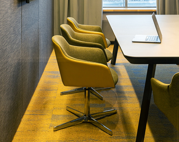 Кресло Light на крестовине без колес 68x70x79 Кресло Light на крестовине без колес 68x70x79